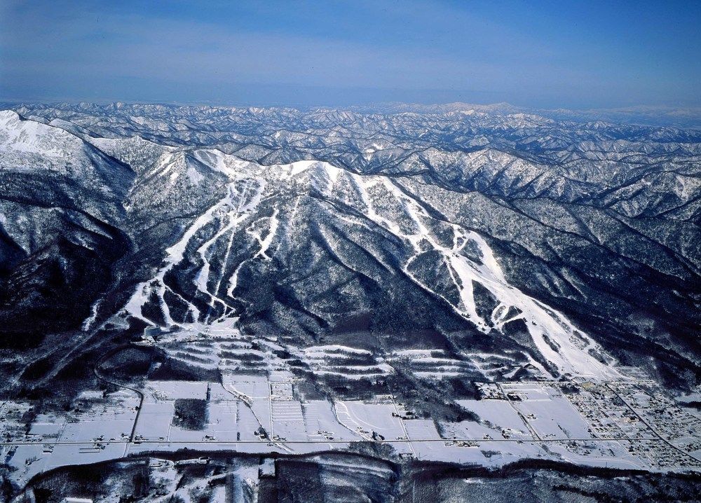 Tsuru Apartments NakaNakafurano Buitenkant foto
