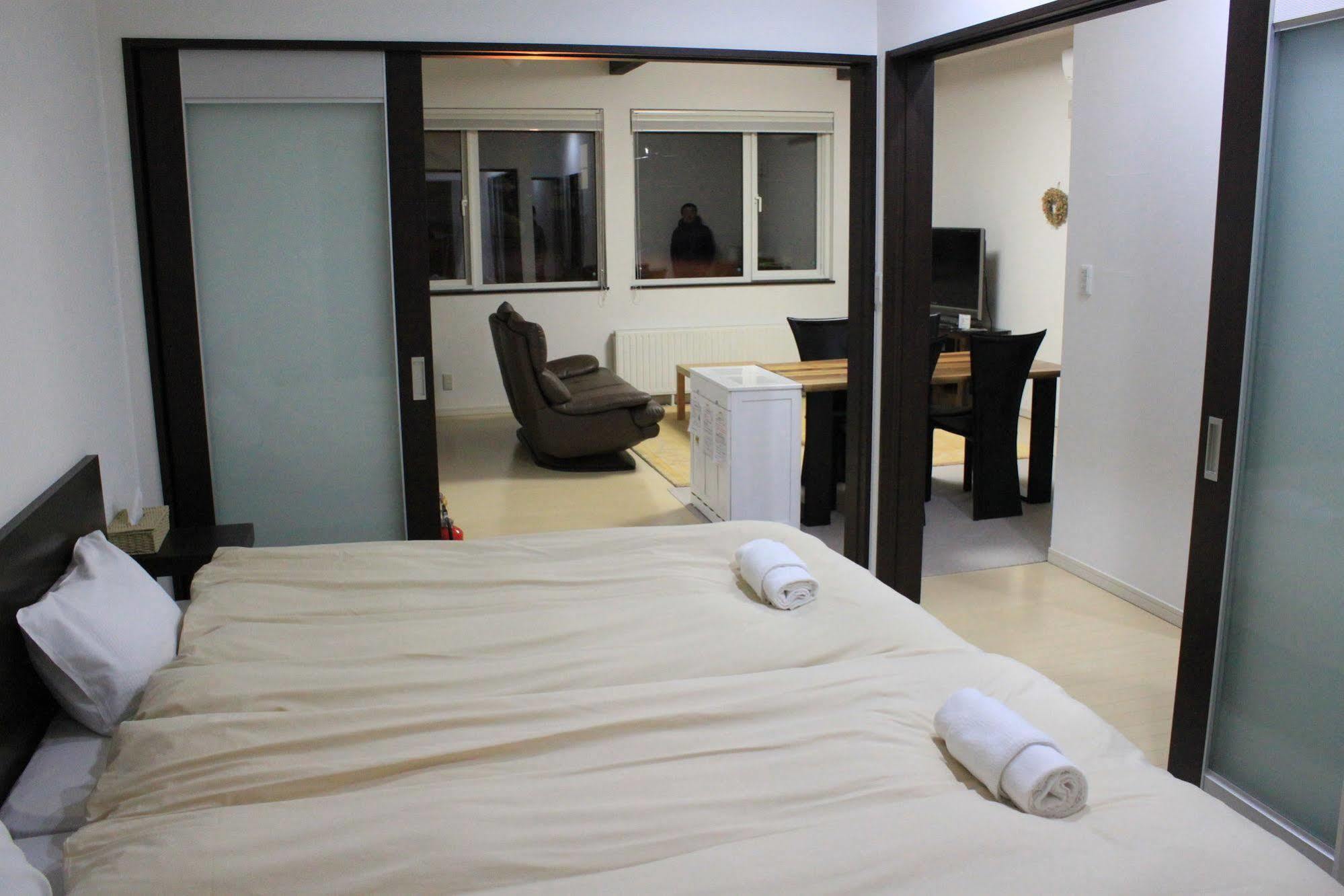 Tsuru Apartments NakaNakafurano Buitenkant foto